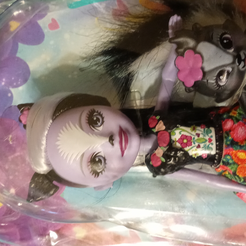 New Model Doll . - Picture 2 of 5